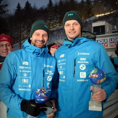A double win for the Dukurs brothers!