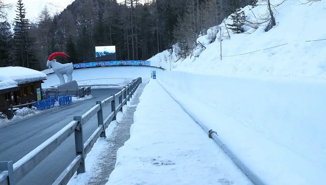Martins Dukurs wins the St. Moritz World Cup round and regains the season lead!