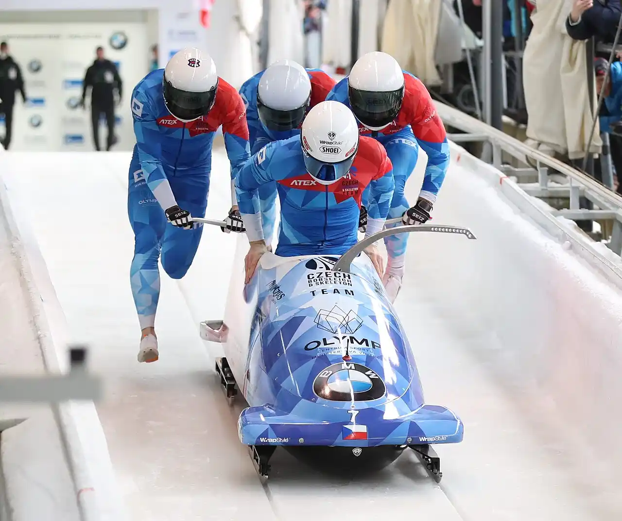 Juniors start the season with the Youth Olympic qualification series